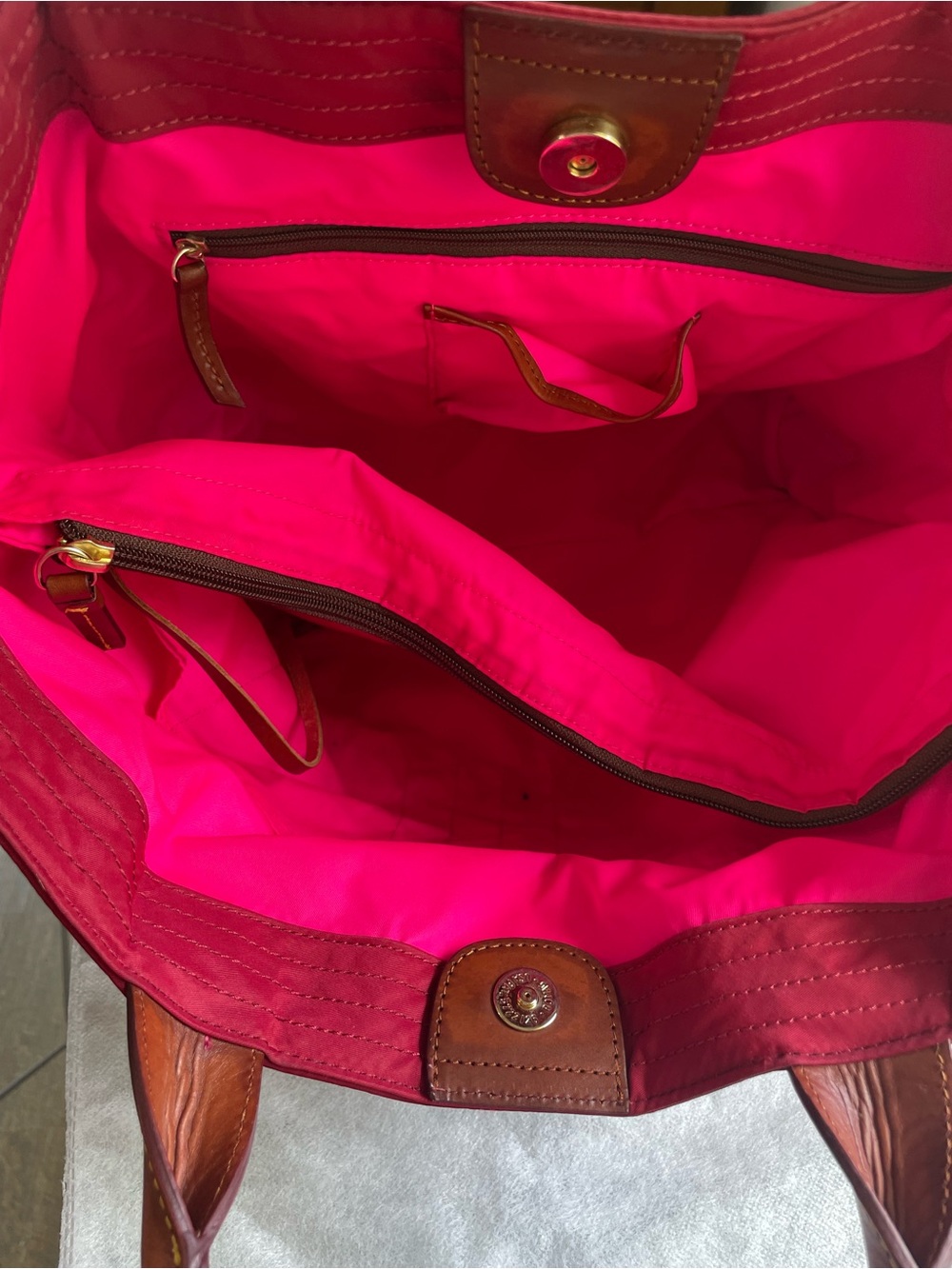 Dooney & Bourke EUC Victoria Nylon Tote Leather Handles Bag - Picture 10 of 12